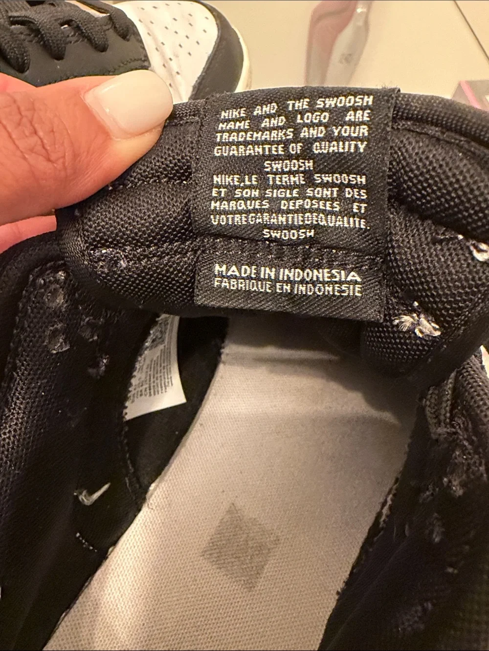 Nike Black and White Low-Top Sneakers with Swoosh(PANDA DUNKS) (Great condition)
